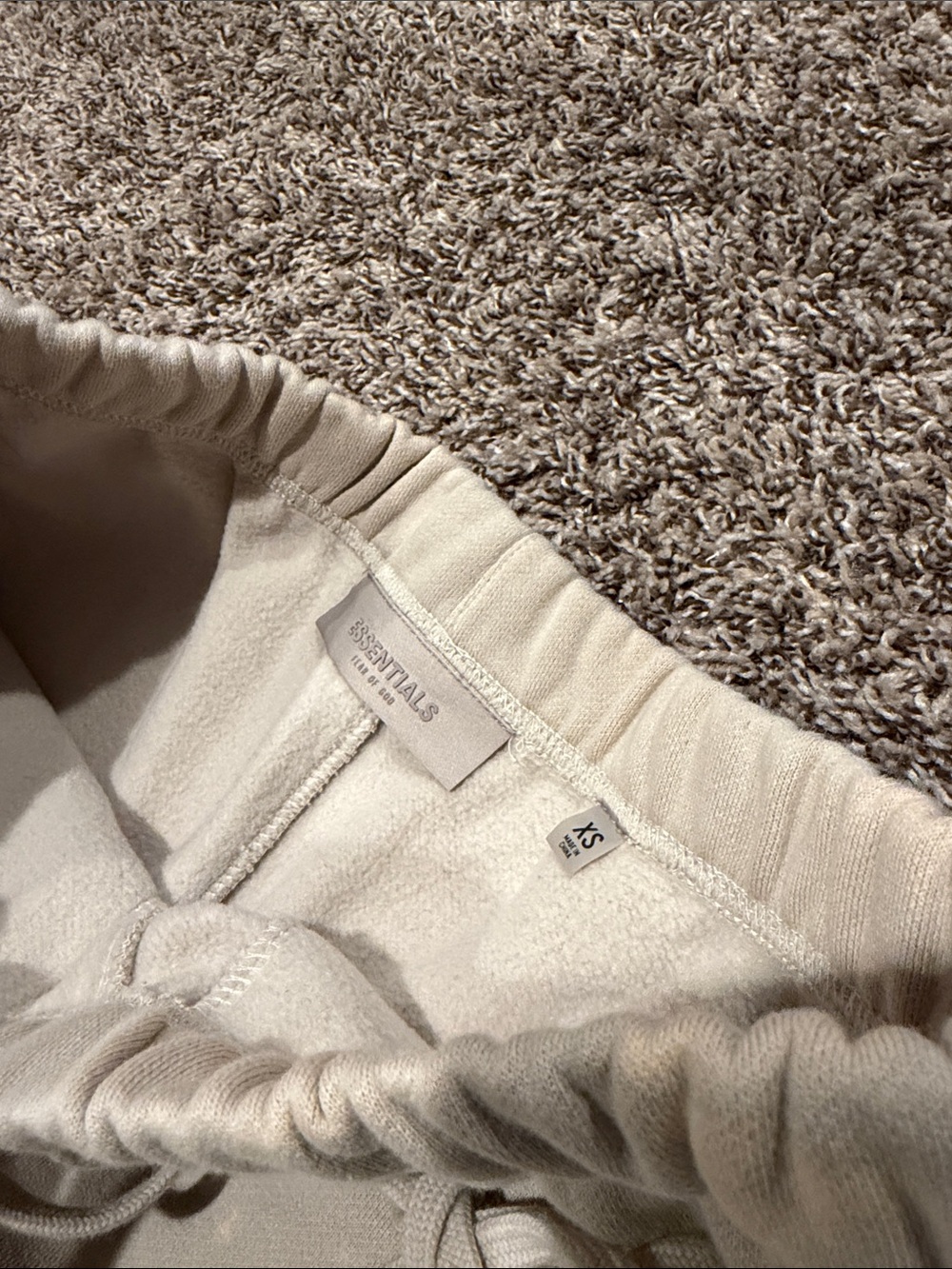 Essentials pants - Picture 4 of 5